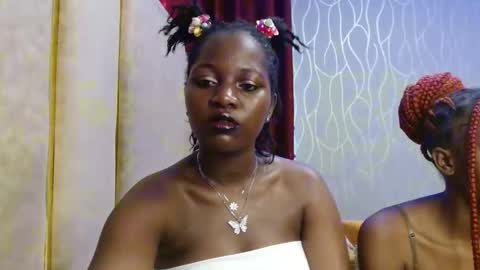 Snapshot of roxy_heather chatting on 02/03/26, 06:40 Roxy online show from 02/03/26, 06:40