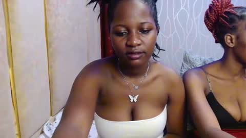 Snapshot of roxy_heather chatting on 02/03/26, 06:46 Roxy online show from 02/03/26, 06:46