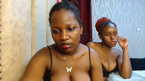 Snapshot of roxy_heather chatting on 02/07/26, 03:32 Roxy online show from 02/07/26, 03:32