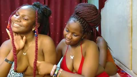 Snapshot of roxy_heather chatting on 02/16/26, 03:13 Roxy online show from 02/16/26, 03:13