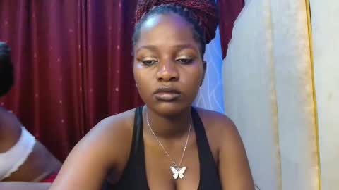 Snapshot of roxy_heather chatting on 02/26/26, 06:18 Roxy online show from 02/26/26, 06:18