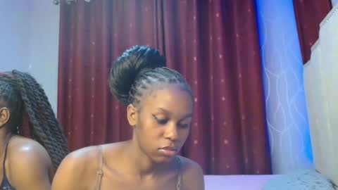 Snapshot of roxy_heather chatting on 02/27/26, 06:30 Roxy online show from 02/27/26, 06:30