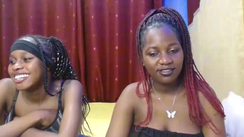 Snapshot of roxy_heather chatting on 03/06/26, 06:37 Roxy online show from 03/06/26, 06:37