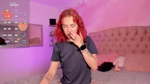 Snapshot of roxy_jones_ chatting on 03/12/25, 07:38 roxy_jones_ online show from 03/12/25, 07:38