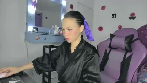Snapshot of roxy_lu_07 chatting on 05/27/26, 02:08 Roxy online show from 05/27/26, 02:08