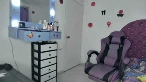 Snapshot of roxy_lu_07 chatting on 06/21/26, 01:52 Roxy online show from 06/21/26, 01:52