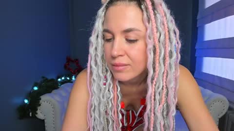 Roxy online show from 12/25/24, 08:07