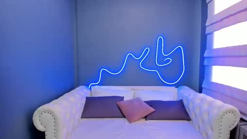 Roxy online show from 02/15/25, 07:16