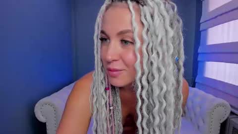 Roxy online show from 03/10/25, 04:17