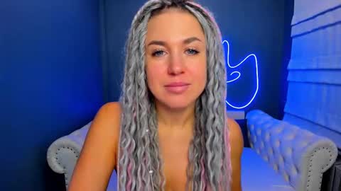 Roxy online show from 10/06/25, 01:25