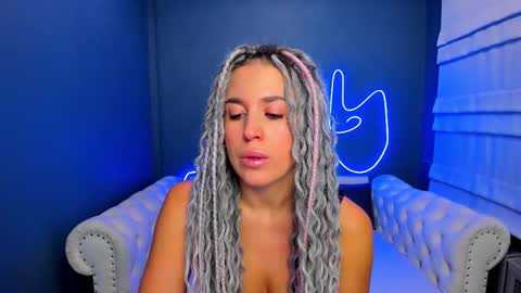 Roxy online show from 10/13/25, 01:16