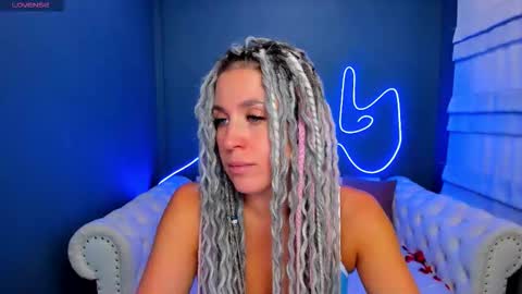 Roxy online show from 03/10/26, 02:16