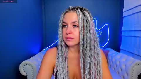 Roxy online show from 03/19/26, 01:42