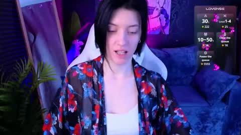 roxy_riot_ online show from 11/13/25, 01:37