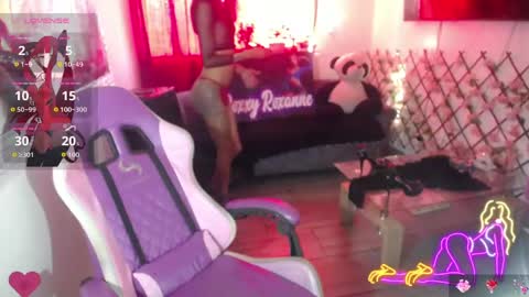 Snapshot of roxy_roxxan chatting on 05/10/26, 02:11 - online show from 05/10/26, 02:11