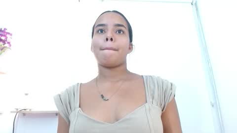 roxy_stone1 online show from 10/04/25, 07:23