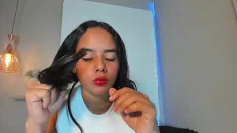 roxy_stone1 online show from 06/10/26, 07:13