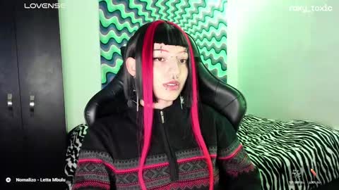 Roxy Independient model Help me to reach 50 thumbs up online show from 03/07/25, 02:04