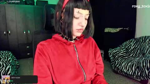 Roxy Independient model Help me to reach 50 thumbs up online show from 10/23/25, 01:38