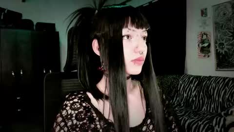 Snapshot of roxy_toxic chatting on 02/28/26, 01:17 Roxy Independient model Help me to reach 50 thumbs up online show from 02/28/26, 01:17