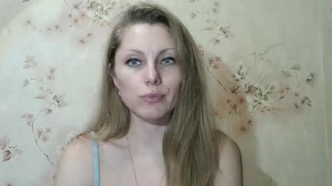 roxyfox18x01 online show from 01/05/26, 05:27