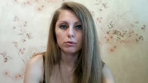 roxyfox18x01 online show from 05/04/26, 07:48
