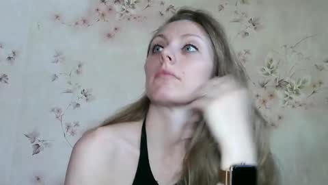 roxyfox18x01 online show from 06/02/26, 07:32