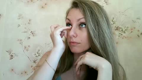 roxyfox18x01 online show from 06/06/26, 02:11