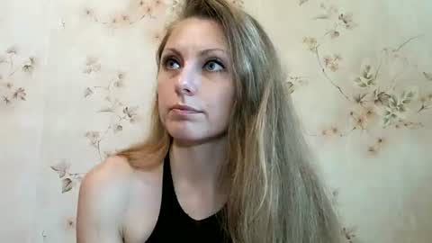 roxyfox18x01 online show from 06/12/26, 07:51