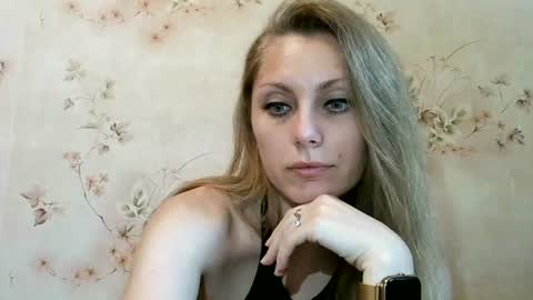 roxyfox18x01 online show from 06/17/26, 07:22