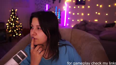 roxysuh online show from 01/22/25, 08:51