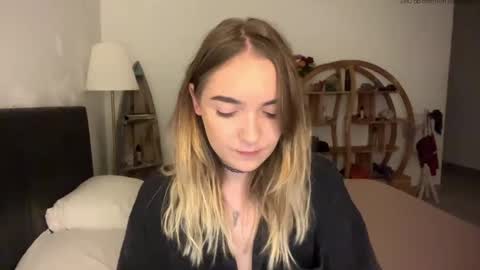Roxy online show from 05/05/26, 12:13