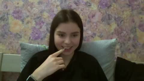 royalvelour online show from 06/29/26, 09:15