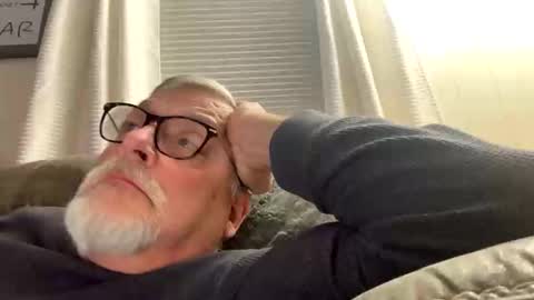 Snapshot of rs006 chatting on 11/15/25, 03:59 rs006 online show from 11/15/25, 03:59