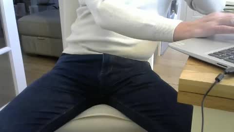 Snapshot of rsindie2 chatting on 12/24/24, 02:01 rsindie2 online show from 12/24/24, 02:01