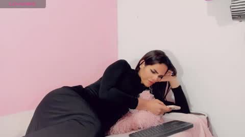 Snapshot of rubi_angels_ chatting on 06/08/26, 01:28 rubi_angels_ online show from 06/08/26, 01:28