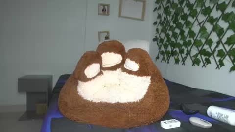 rubi rouss  instagran and X or tw  FAV VIBES11  9 33  101 moan and explode my balls online show from 11/12/25, 03:40