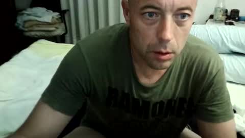 Snapshot of rubito42 chatting on 10/15/25, 11:27 rubito42 online show from 10/15/25, 11:27