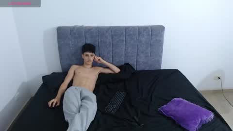 Snapshot of ruby__redd chatting on 04/20/26, 10:44 Ruby and Vanie online show from 04/20/26, 10:44