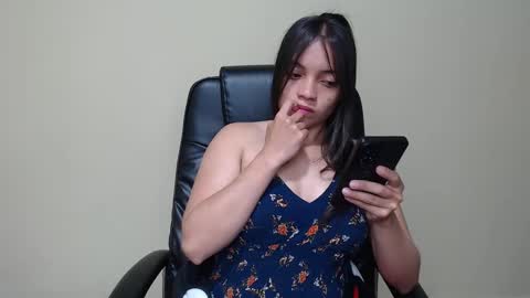 Snapshot of ruby_and_aron chatting on 12/10/24, 01:32 RUBY AND ARON online show from 12/10/24, 01:32