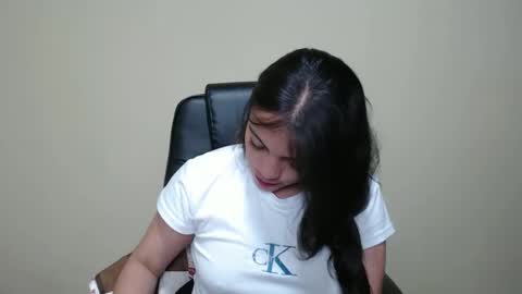 Snapshot of ruby_and_aron chatting on 12/21/24, 01:26 RUBY AND ARON online show from 12/21/24, 01:26