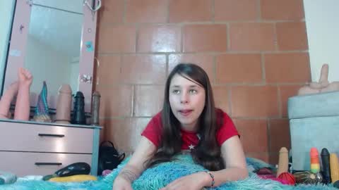 Snapshot of rubyemerald_ chatting on 02/13/26, 12:01 rubyemerald_ online show from 02/13/26, 12:01