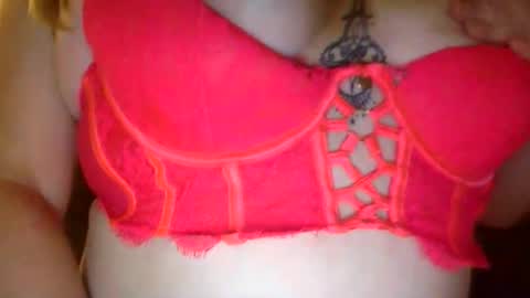 Snapshot of rubyhill99 chatting on 10/27/25, 12:09 rubyhill99 online show from 10/27/25, 12:09