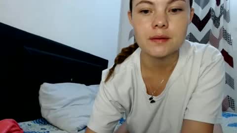 Snapshot of rubyklar chatting on 12/18/24, 02:42 Rubyklar online show from 12/18/24, 02:42