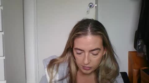 rubyredxxxoxxx online show from 11/05/25, 01:00