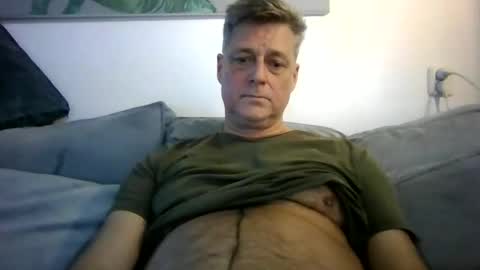 Snapshot of rudeski chatting on 12/27/24, 02:54 rudeski online show from 12/27/24, 02:54