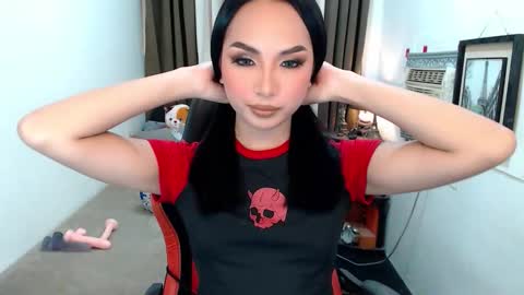 Snapshot of ruesalvartore chatting on 10/19/25, 02:12 its me Sabel online show from 10/19/25, 02:12