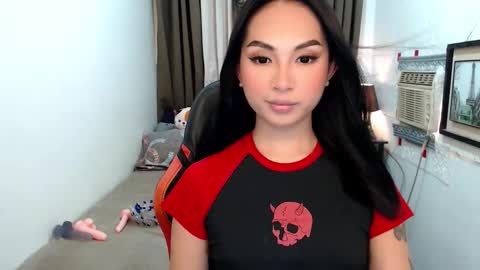 Snapshot of ruesalvartore chatting on 10/20/25, 12:44 its me Sabel online show from 10/20/25, 12:44