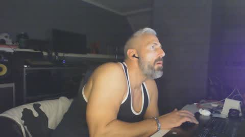 Chico que rico Caliente online show from 01/06/25, 03:20