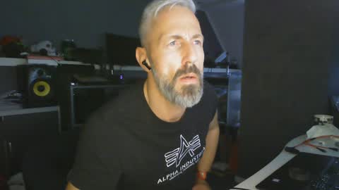 Chico que rico Caliente online show from 01/07/25, 10:22